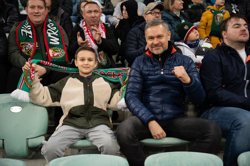 Kibice na meczu Śląska z Widzewem (2 marca 2024) na Tarczyński Arenie